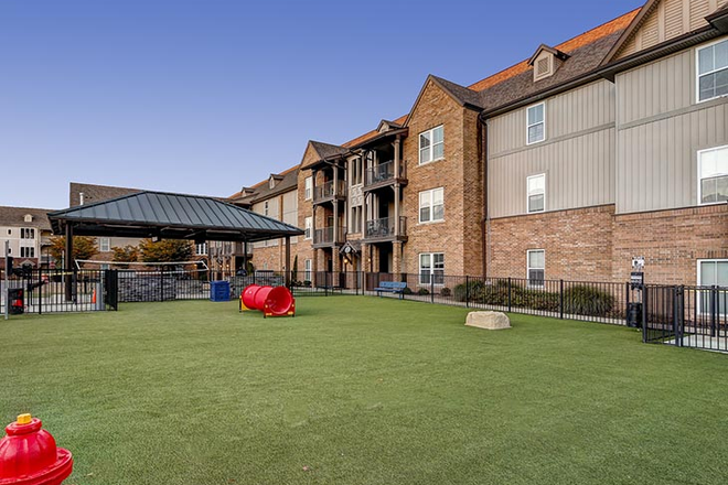 Outside - The Lodges of East Lansing Apartments