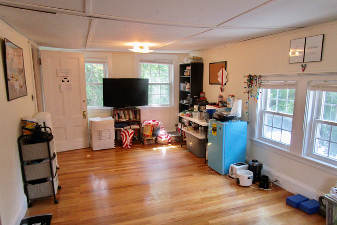 Large Bedroom - Super Sunny Spacious 4 BR 2 BA 4 Parking Spots Washer + Dryer 1 Block 2 Green Line!!!! WOW!!!!