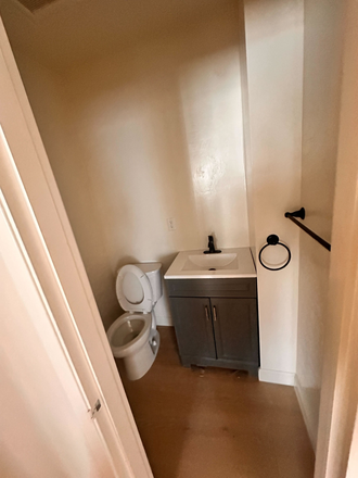 Bathroom - Northside Berkeley Summer Sublease (close to campus)! Apartments