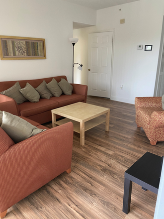 Livingroom - FURNISHED MASTER BEDROOM W/PRIVATE BATH PARKING, GREAT DAVIE LOCATION, LESS 1 MILE FROM NSU CAMPU