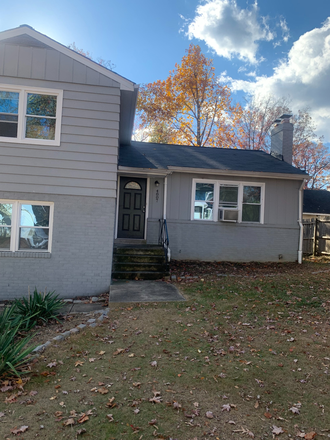 Front of the house - Osage St Home, Close to Campus and Lidl