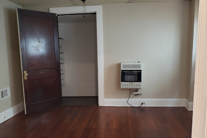 large walk-in closet with built in dresser and hanging space. Gas heater to supplement central heating if needed. - 1 bd/1 ba terrace apt in owner's home near Emory campus. Rent is $1325 which includes utilities