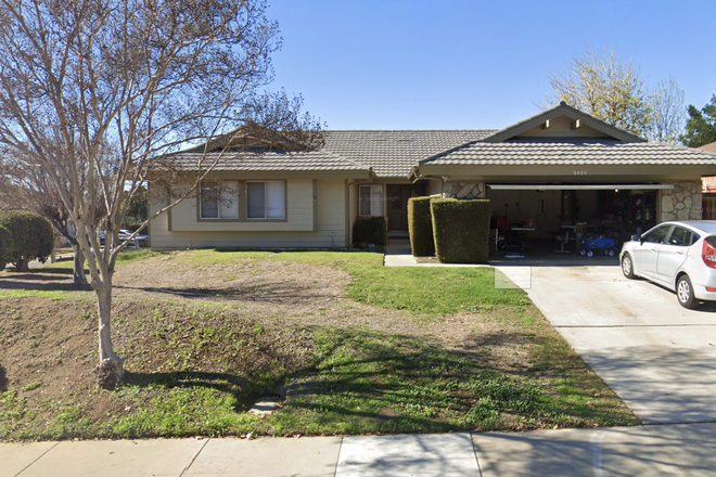 Outside Street View - House close to campus