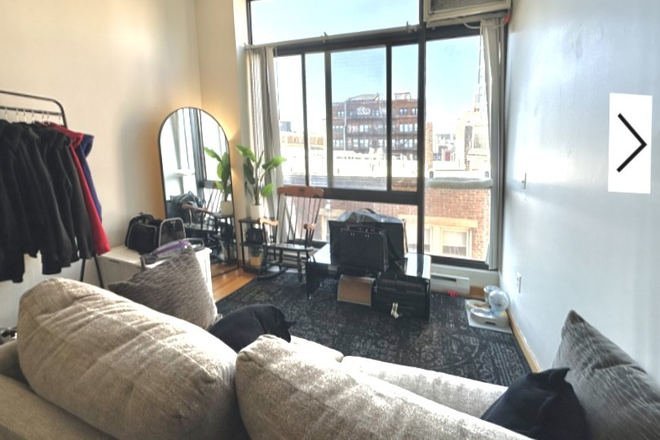 living room - 1 Bedroon unit in full service condo building with pool, Gym, 24h secur, near BCM, NE Uni., T, LMA