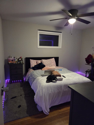 Bedroom - Room to Sublet Close to Campus from November 1 2025 to August 2026 House