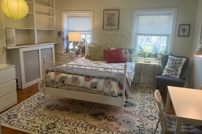 View 1 Bedroom 1 - 2 Rooms Available in Faculty Brownstone - Boerum Hill Townhome