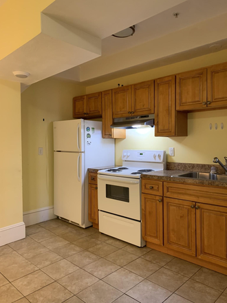 Visit hubrealtyproperties.com - Large 3 bedroom, basement level with updates, in the Fenway