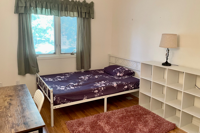 Bedroom - Furnished room for female-Sayre Dr-Princeton Townhome