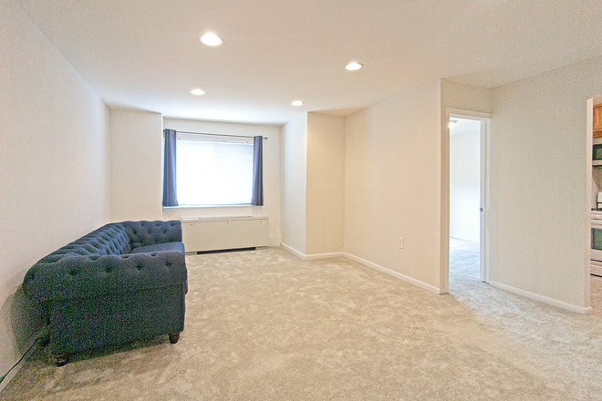 Living Room - 2 BD | 1 BA at College Park Towers - Knox Building Condo