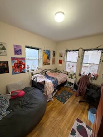 Bedroom - Hemenway St 1 Bed Split Fenway Apartments