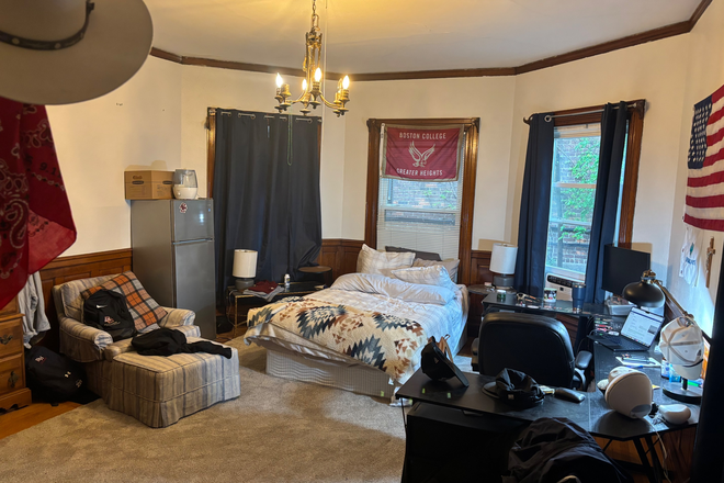 Bedroom - Private room Cleveland Circle