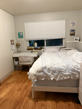 Bedroom - Spring/Summer Sublease Fully Furnished Near Campus