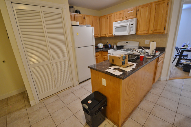 Kitchen - 3 bed NEXT TO CAMPUS! - Available June 1st!