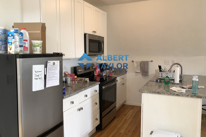 Kitchen - Penthouse 2 bedroom with skylights!!