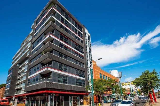 Building street view - 10 Willison Square - Fully Furnished unit (roommate option available), 1 bed + 1 bath + 1 den