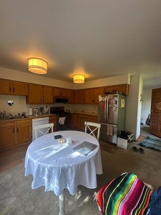 Kitchen/Living Room - Private apartment off 10th Street near CU Boulder/Chautauqua – Spring 2026 sublease