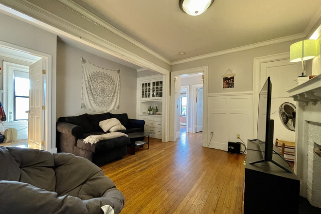 Living Room - Available 9/1/25 - Spacious 3bd Apartments in the Heart of Fenway! H/HW Inc., Laundry Onsite!