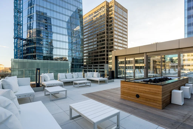 Rooftop - Central Place – Luxury 1BR High-rise in Rosslyn, 1 min to Metro Apartments