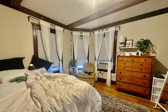 Available Bedroom!! (second floor) - 1 Bedroom Lease starting June 1st