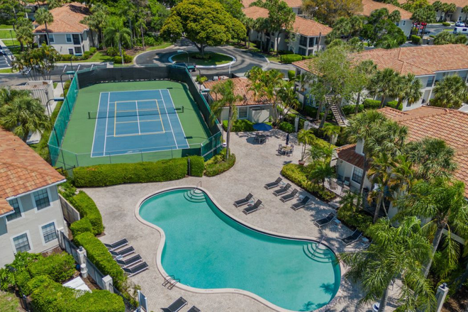 Amenities - Mizner Court Apartments