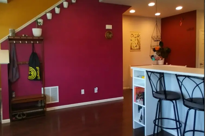 Living room - Looking for 1 or 2 roommates Townhome