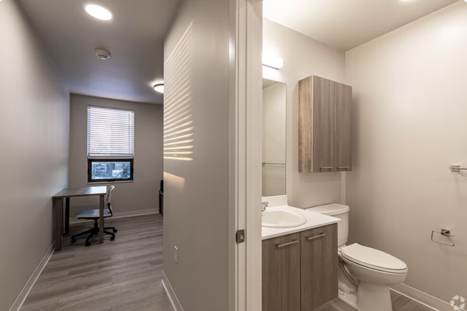 Bedroom/Bathroom - Fieldstone Slate Apartments