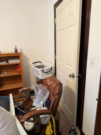 side photo of room - Grunewaldt Properties LLC close to downtown Apartments