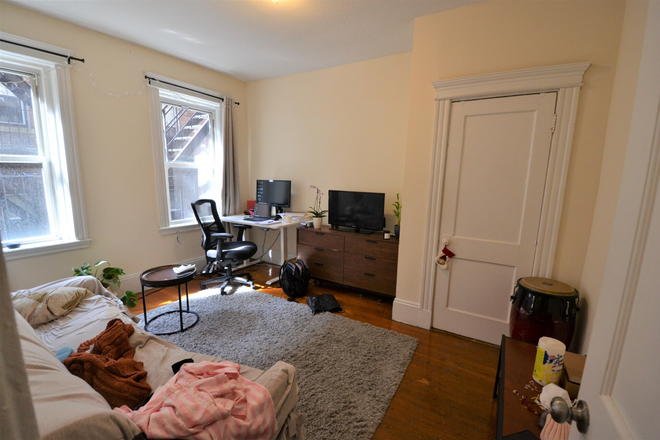 Bedroom - NO BROKER FEE - Beautiful and Cozy 2 Bed 1BA on Peterborough St!! - Avail 9/1/25 Apartments