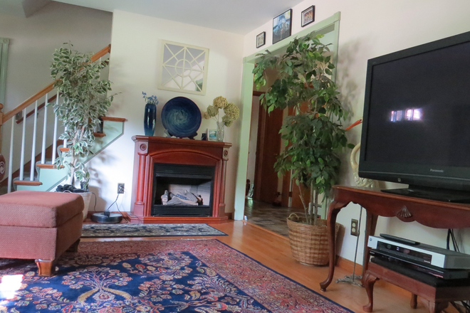 Living Room - Bedroom Available, Walk to PVTA Bus or Campus, Free Off Street Parking House