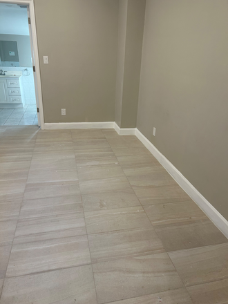 Eat in kitchen - 266 Clinton st -main floor Apartments