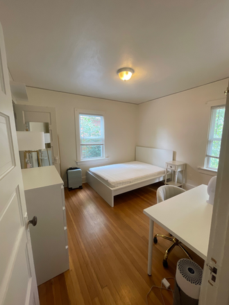 bedroom - Spring sublease on the hill