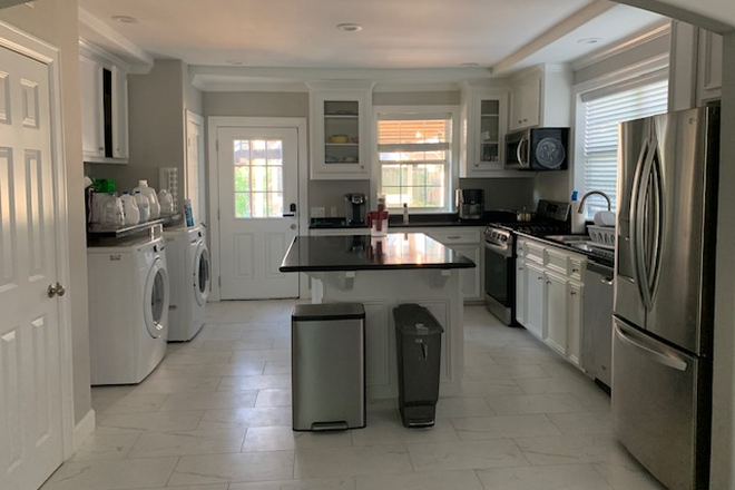 Kitchen with washer dryer - 1809-1811 West Main, 77098 Duplex