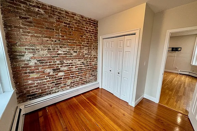 your bedroom - ROOMIE NEEDED 2bed1bath beacon hill apartment w/ roof deck near mgh