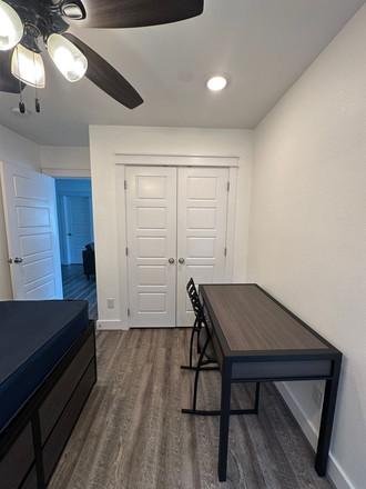 Bedroom - Short Summer Semester Sublease Near Rice Village