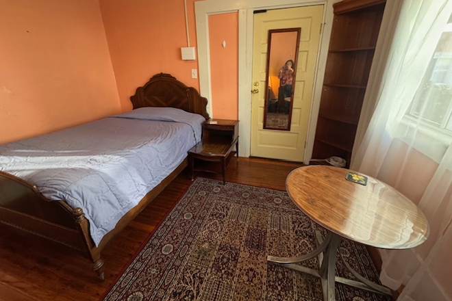 Furnished room - PRIVATE SINGLE OCCUPANCY ROOM FURNISHED ALL UTIL. INCLUDED-Near UCB on Ashby/MLK House Next BART