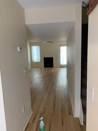 living room front view - Walk 2UVA  2bed/2bth,Ting,water/sewer Included. Apartments