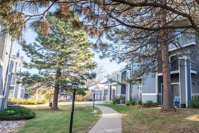 Outside View - Union Baseline - 1 Bdrm (in 3 Bdrm Unit) - Close to CU Boulder