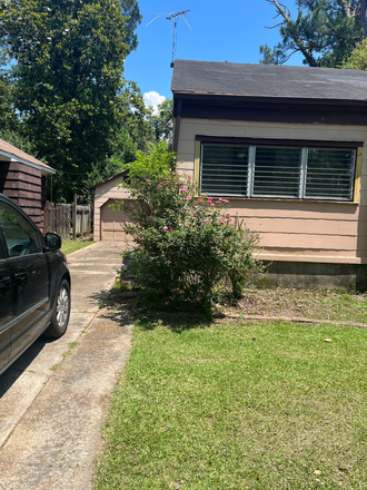 Side/Driveway Ext. - Furnished 3 Bed/1Bath (some utilities included) House