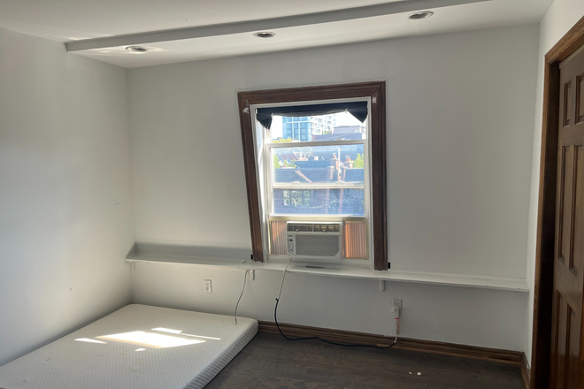 Bedroom - 1 bedroom apartment in the Annex.
