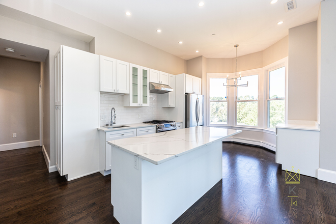 kitchen - Luxury 2 Bed | 2 Bath Apartments