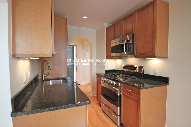 Call Arezou for info. 617-584-7817 - **NO BROKER FEE** 2 BED 1 BATH on Brattle street, close to Harvard Sq.!! H&HW Inc.! Apartments