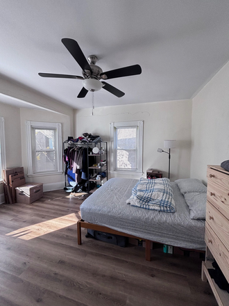 Bedroom - Large bedroom in a shared apartment close to campus