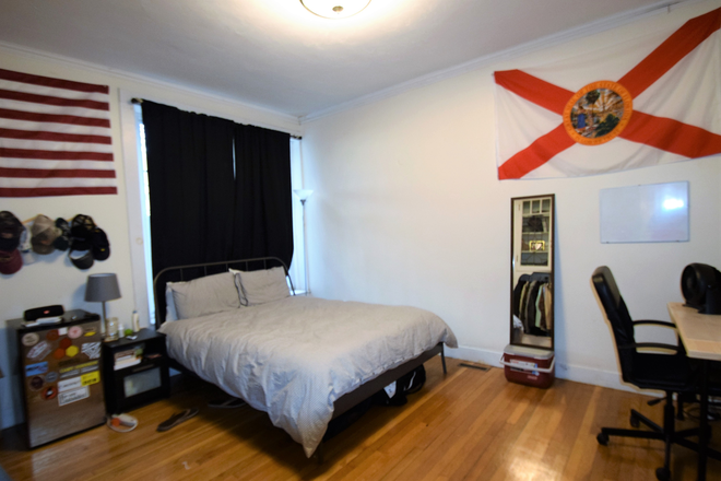 x - COOLIDGE CORNER 6 BED 3 BATH BY BU AND GREEN LINE - LAUNDRY IN UNIT Apartments