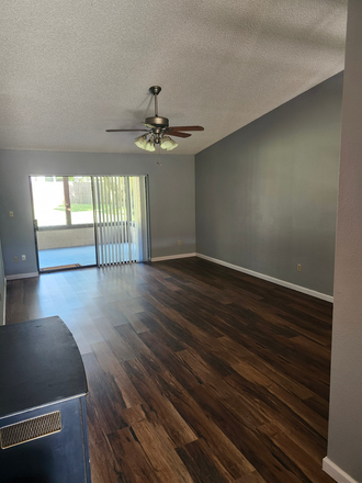 living room - 3BR 2BA Share or family. Quiet neighborhood near UCF. House