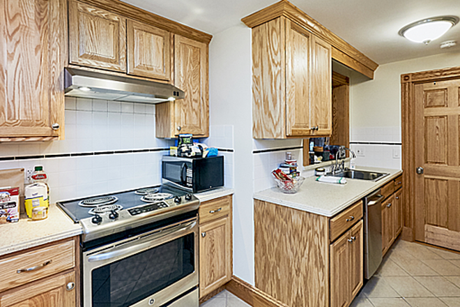 Kitchen - South Russell 1 Bed Beacon Hill Great Location Apartments
