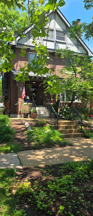 Outside Street View - Prem 5BR Historic Home in Skinker DeBaliviere–Walk to WashU&Forest Park (Ideal for Visiting Fac/Fa