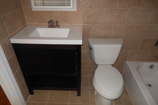 Bathroom - Merillon St - 7 Bedrooms All Above Ground - Available for June 2025 House