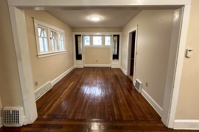 Dining Room - Charming house in University Circle