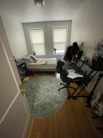 bed - Beautifully updated 2 bed unit near the Green Line and BU! Apartments