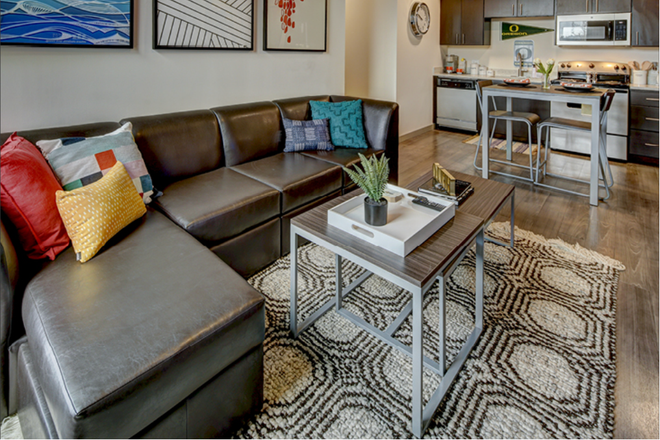 Common Living Area - Sublet Available at 959 Franklin – Great Location Near UO Business School (Move-In Help Offered) Apartments